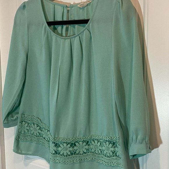 Mint ¾ Three Quarter Sleeve Blouse - Picture 2 of 2